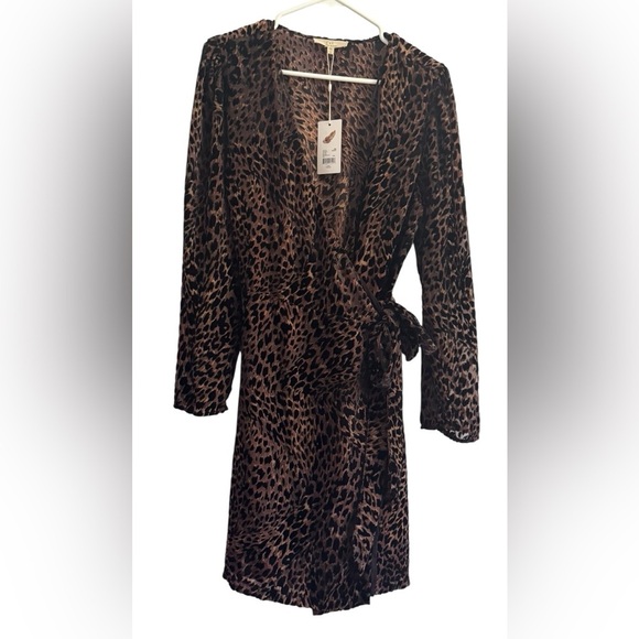 New C&V Chelsea and Violet Long sheer Sleeve Leopard Print Wrap Dress Size XXL - Picture 6 of 9